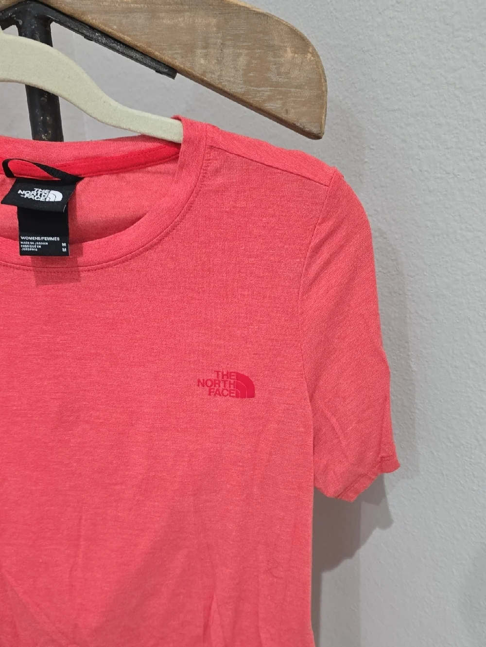 The North Face Women's Coral Crew Neck Tee Medium - Picture 3 of 10